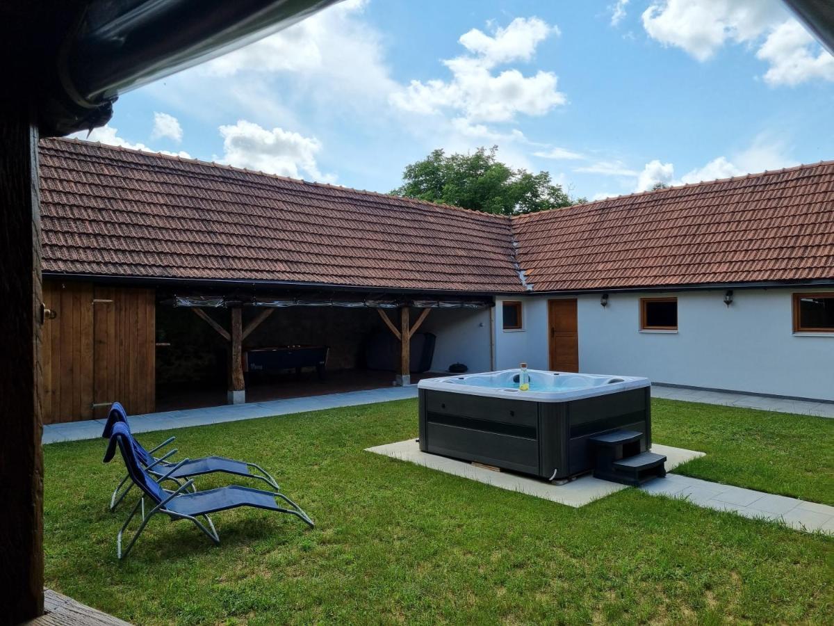 Ruralna Kuca Za Odmor Kablarovo Brdo Guest House Krnjak Exterior photo