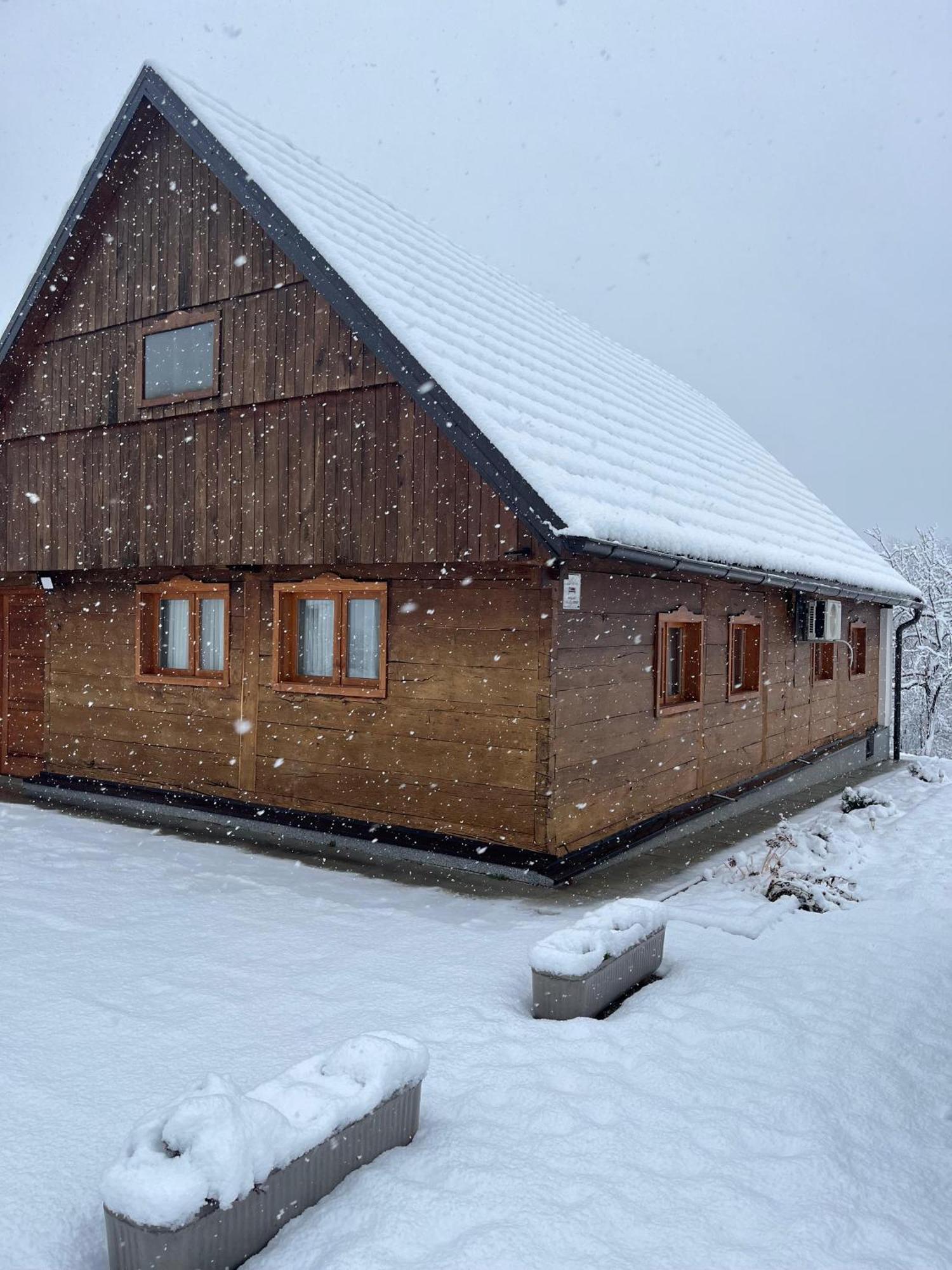 Ruralna Kuca Za Odmor Kablarovo Brdo Guest House Krnjak Exterior photo